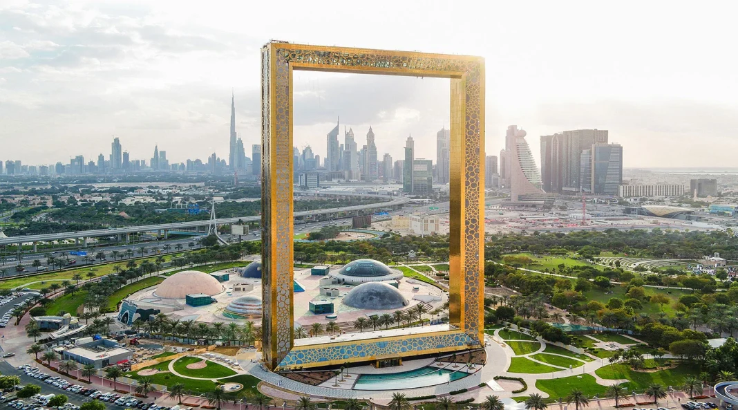 La atracción de Dubái: un monumento con 15.000 metros de oro para la foto perfecta