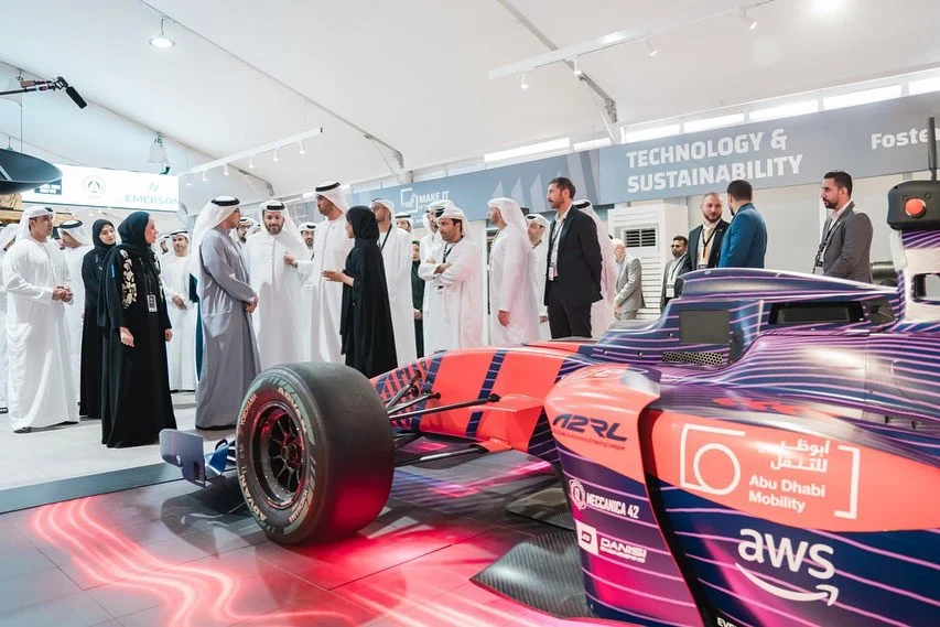 Abu Dabi se llena de adrenalina con las carreras de coches sin piloto