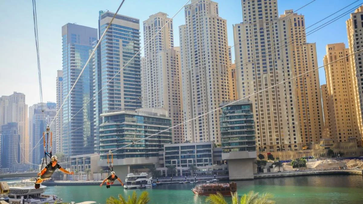 La aventura extrema definitiva: 170 metros de tirolesa sobre rascacielos