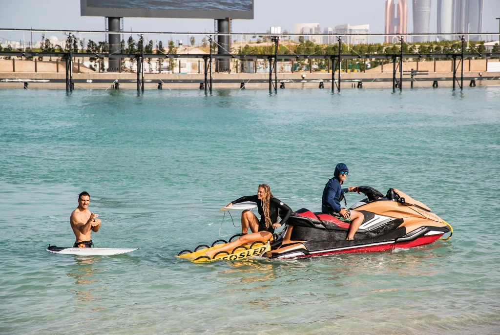 Surf Abu Dabi, la propuesta más atractiva para los amantes de este deporte