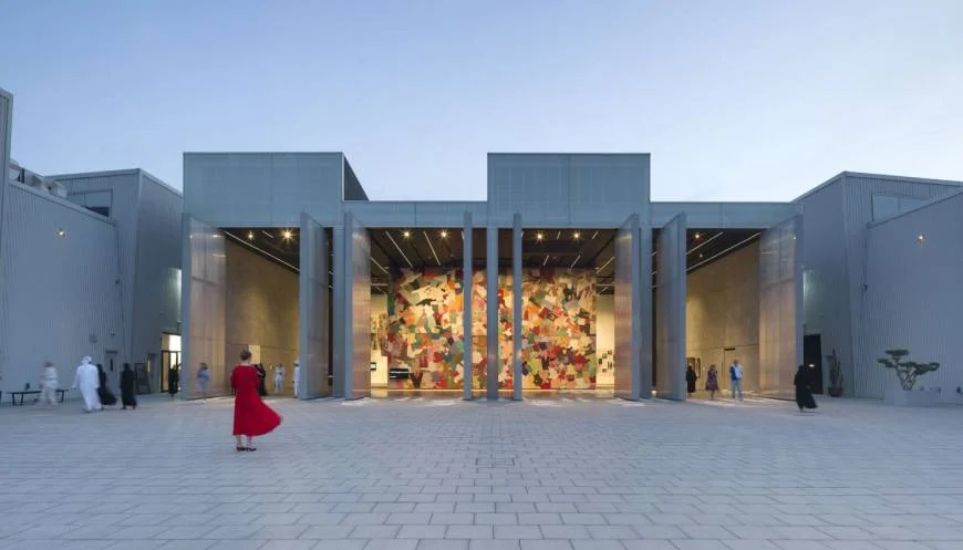 Meditación y arte, más de lo esperado en Avenida Alserkal