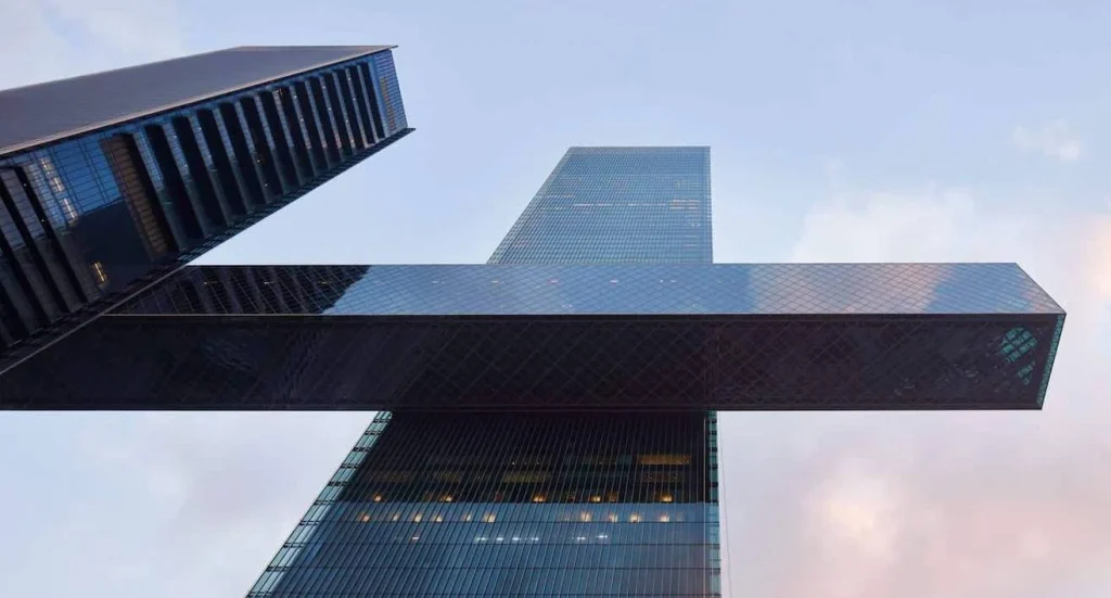 Cómo es el edificio vertical único en Dubái 