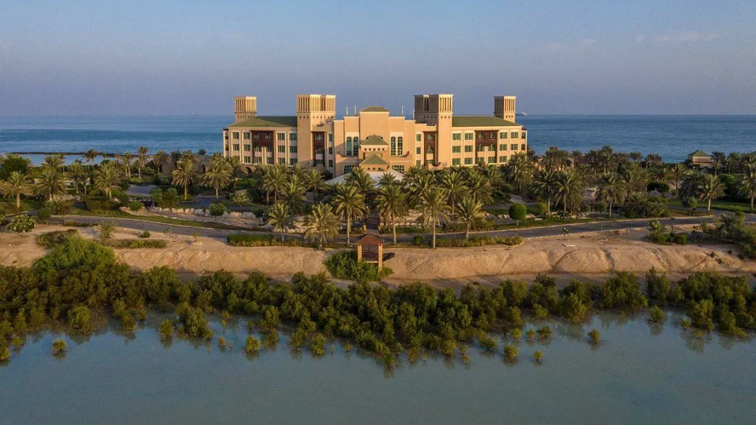 Sir Bani Yas Island, a isla que combina naturaleza salvaje y playas de lujo en Abu Dabi