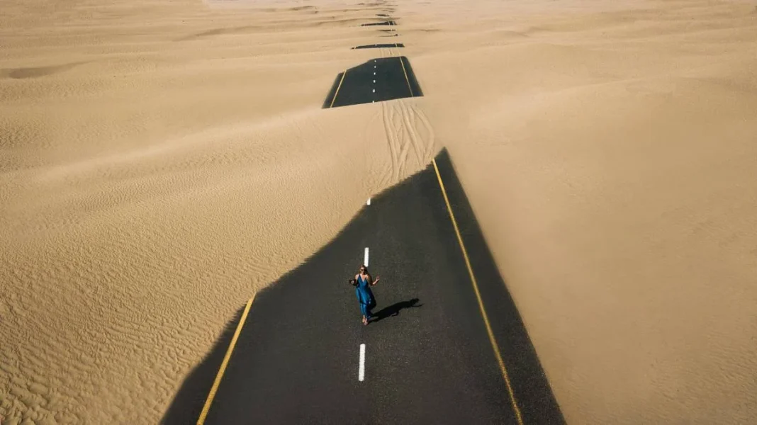 La ruta ciclista en Dubái que te permite pedalear del desierto a la modernidad urbana