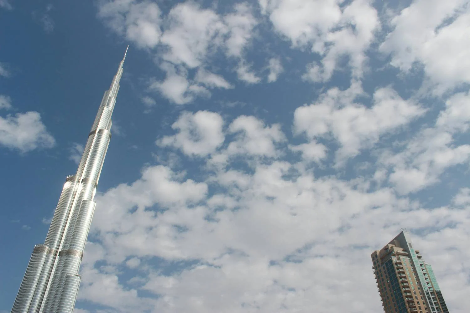 Un nuevo rascacielos supera al Burj Khalifa y redefine los límites de los centros comerciales