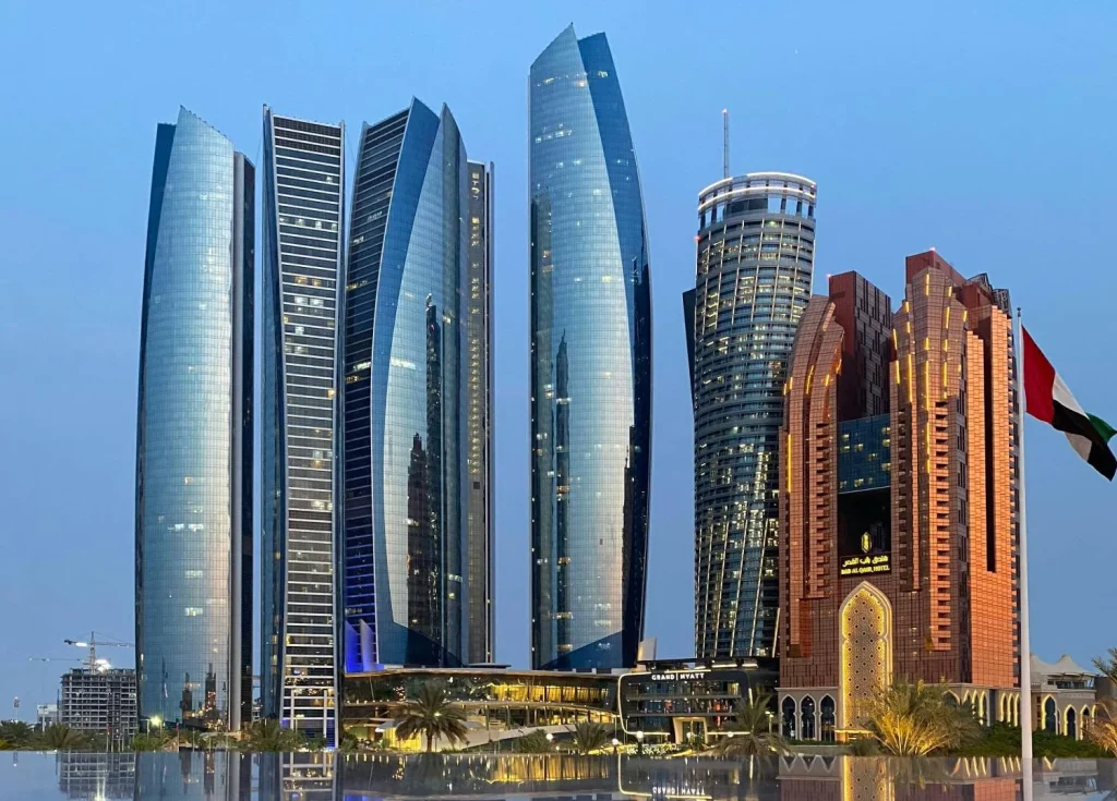 Las estrategias de Abu Dhabi para fortalecer la Economía Halcón