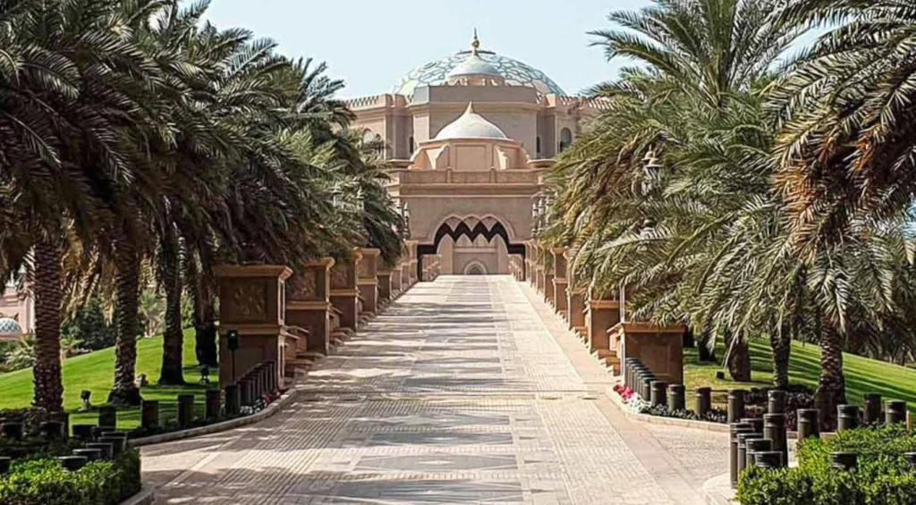 AL BATEEN, STRATEGIC EPICENTER: CONNECTIONS AND PROXIMITY TO ABU DHABI’S KEY POINTS
