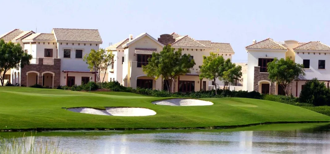 Vivir en Jumeirah Golf Estates, el enclave de lujo donde el golf de alto nivel dispara la rentabilidad inmobiliaria