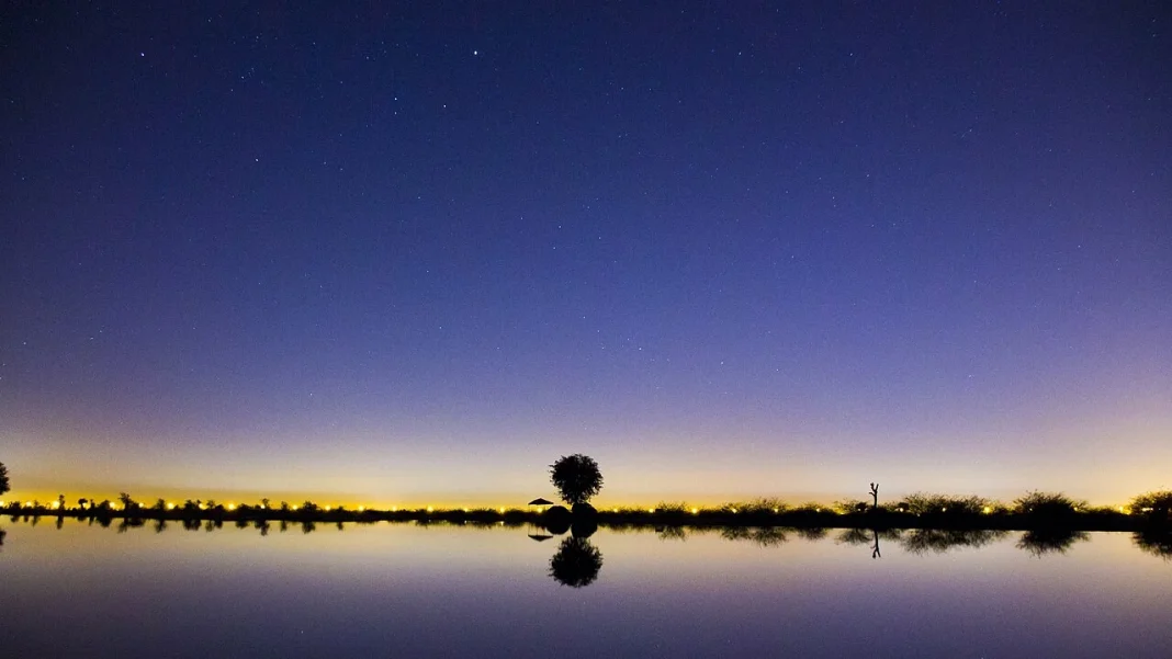 Love Lake Al Qudra: el lago en forma de corazón donde el atardecer romántico cuesta menos que un brunch en Marina