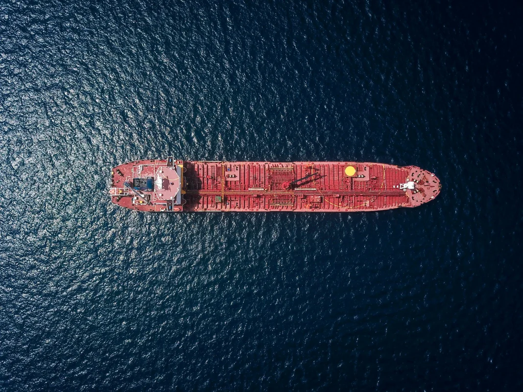 El desminado del estrecho de Ormuz retrasa la normalización: 80 minas mantienen alta la gasolina en Emiratos desminado estrecho de Ormuz