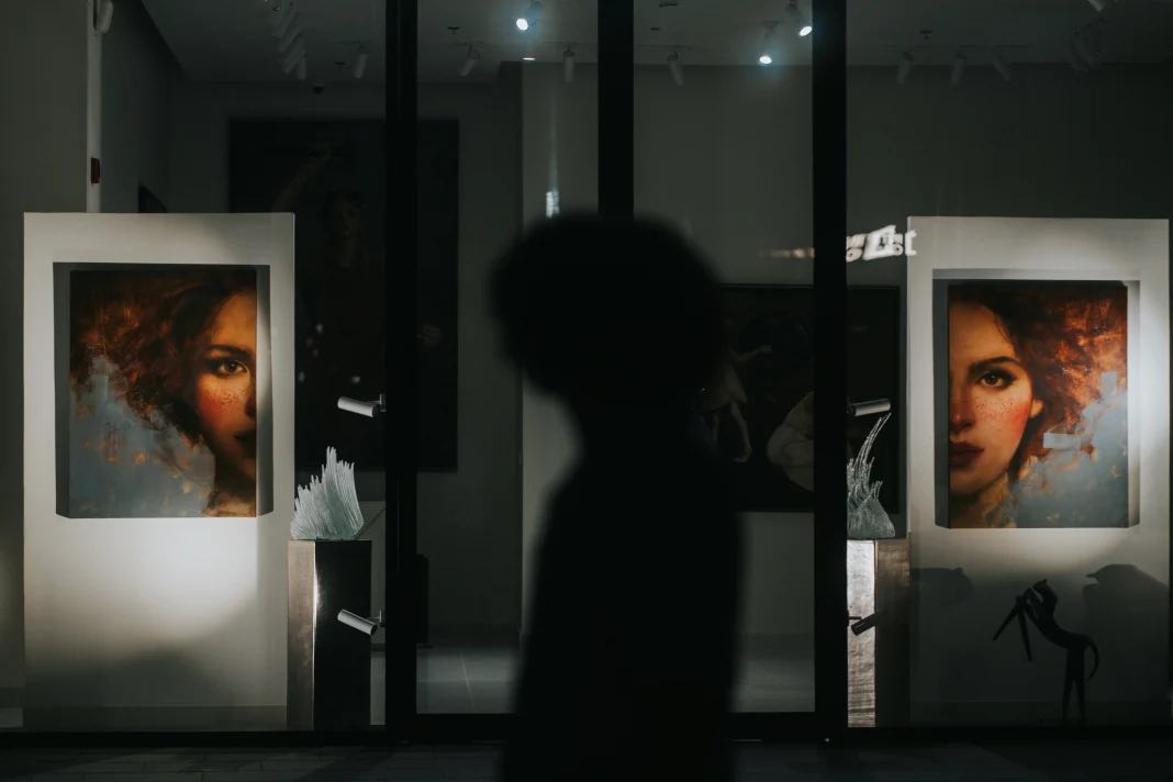 Así es ‘Under the Same Sky’, la exposición en Abu Dabi que muestra cómo los artistas viven los Emiratos Seeing Ourselves