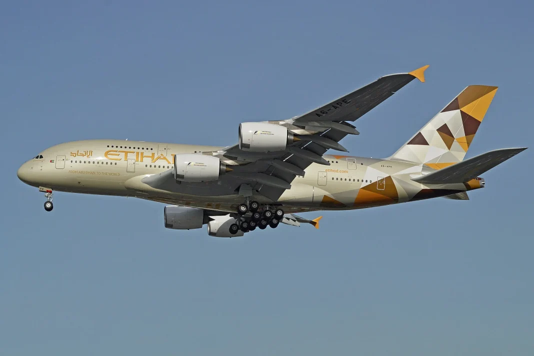 Etihad dispara sus pasajeros un 29% en 2026 y multiplica las escalas gratuitas en Abu Dabi: la fórmula que enamora a los españoles rumbo a Asia Etihad dispara sus pasajeros un 29% en 2026 y multiplica las escalas gratuitas en Abu Dabi: la fórmula que enamora a los españoles rumbo a Asia