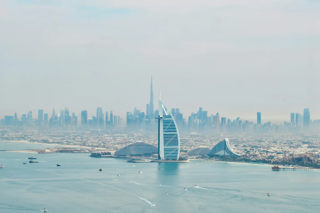 Emirates permite a residentes en EAU pagar vuelos con criptomonedas vía Crypto.com pagar vuelos con criptomonedas
