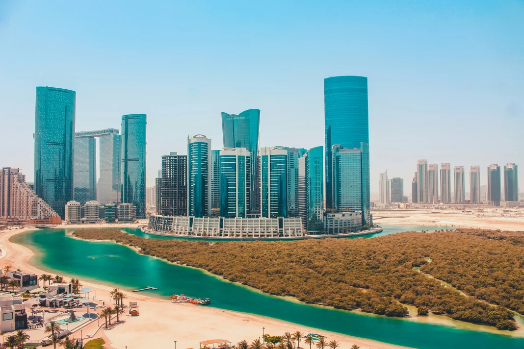 Residencia rechazada en Abu Dabi tras cambiar de empleo: tres negativas del ICP con papeles en regla residencia rechazada Abu Dabi