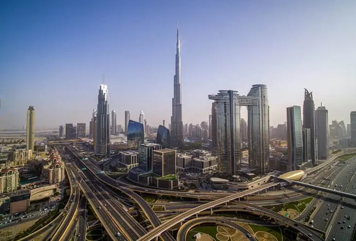 España recomienda extremar la atención al viajar a Emiratos Árabes Unidos España recomienda extremar la atención al viajar a Emiratos Árabes Unidos