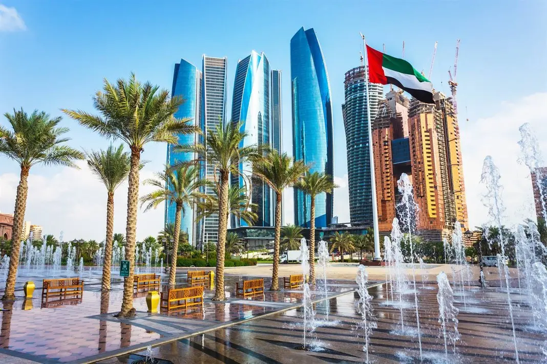 Abu Dabi tiene una ciudad donde las empresas extranjeras pagan 0% de impuestos: así funciona el paraíso fiscal de Masdar City Abu Dabi tiene una ciudad donde las empresas extranjeras pagan 0% de impuestos: así funciona el paraíso fiscal de Masdar City