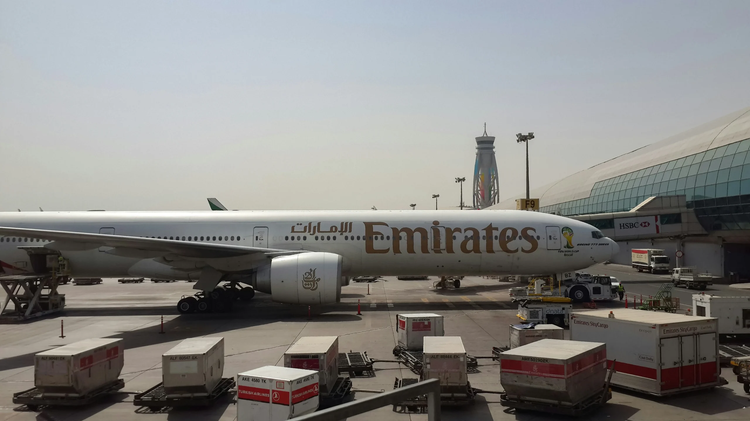 tecnología aeropuerto DXB