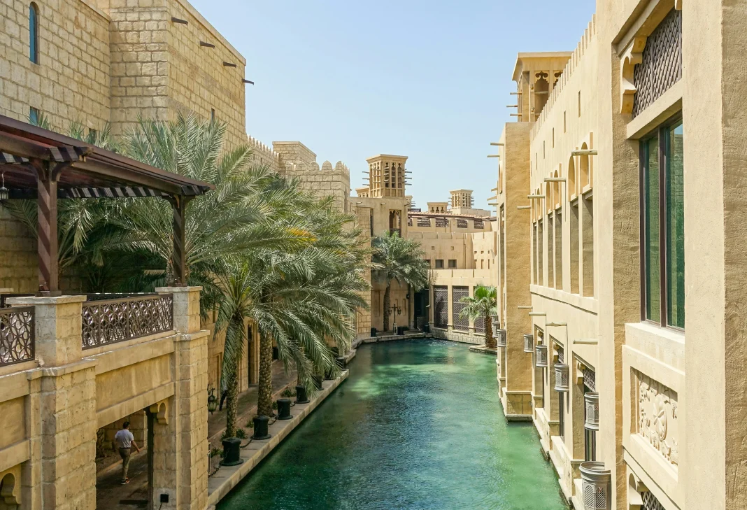 Alquiler en Al Jaddaf: una familia paga 69.000 dírhams al año por un piso de dos habitaciones alquiler en Al Jaddaf