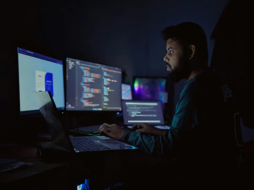 Empleo data analyst en Dubái: la certificación de PwC no reemplaza la experiencia local saturado programadores