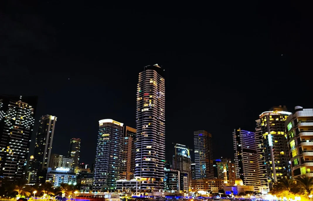 El gobierno de Emiratos modifica los requisitos del Golden Visa para inversores residenciales El gobierno de Emiratos modifica los requisitos del Golden Visa para inversores residenciales