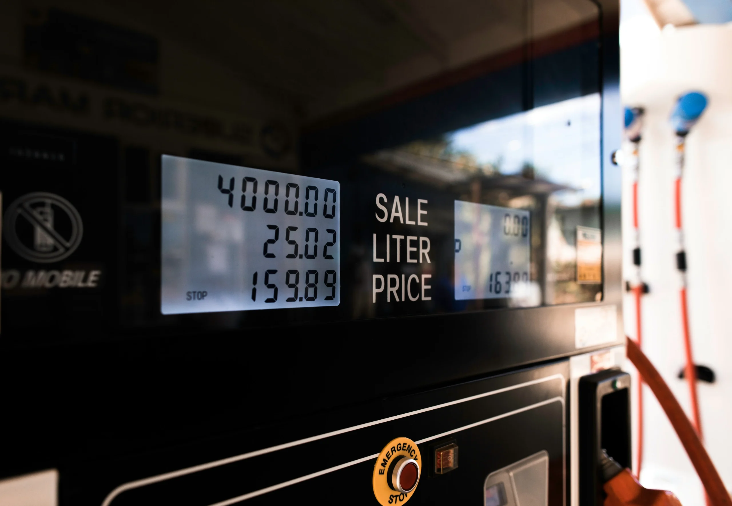 precio gasolina Abu Dabi