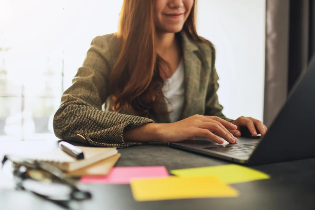 Salario programador IA Dubái: si la IA hace el 80% de tu trabajo no cobras menos: no te contratan Dubái bate récords de atracción de talento ejecutivo español: los sectores donde se disparan las contrataciones