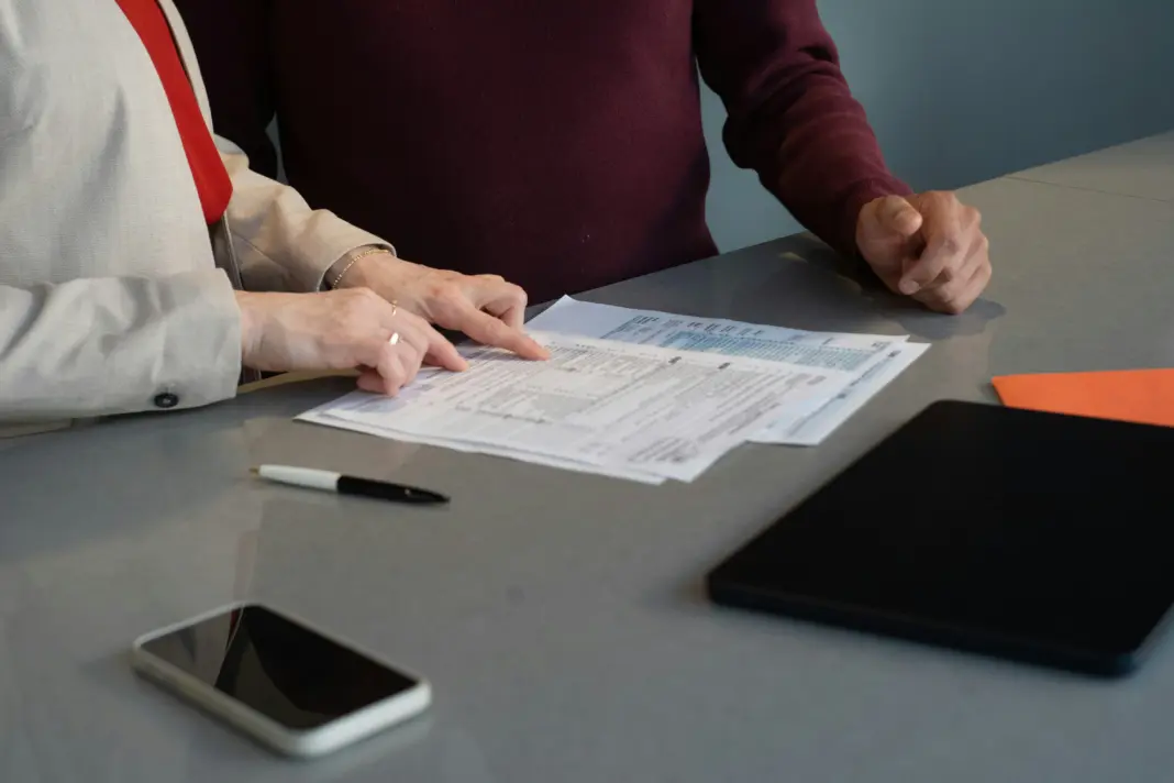 Un año buscando trabajo en Dubái: por qué el perfil generalista de atención al cliente no encuentra oferta CV para Dubái