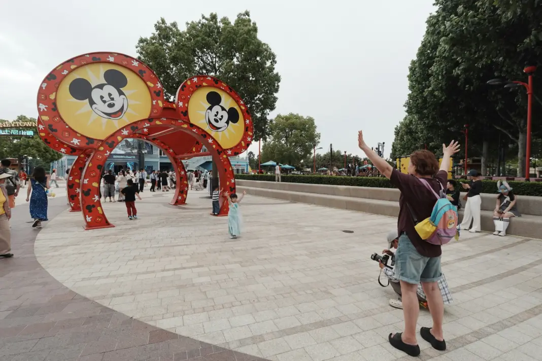 Dubai Parks and Resorts reabre: glamping con dinosaurios y nuevos shows en vivo Motiongate Dubái