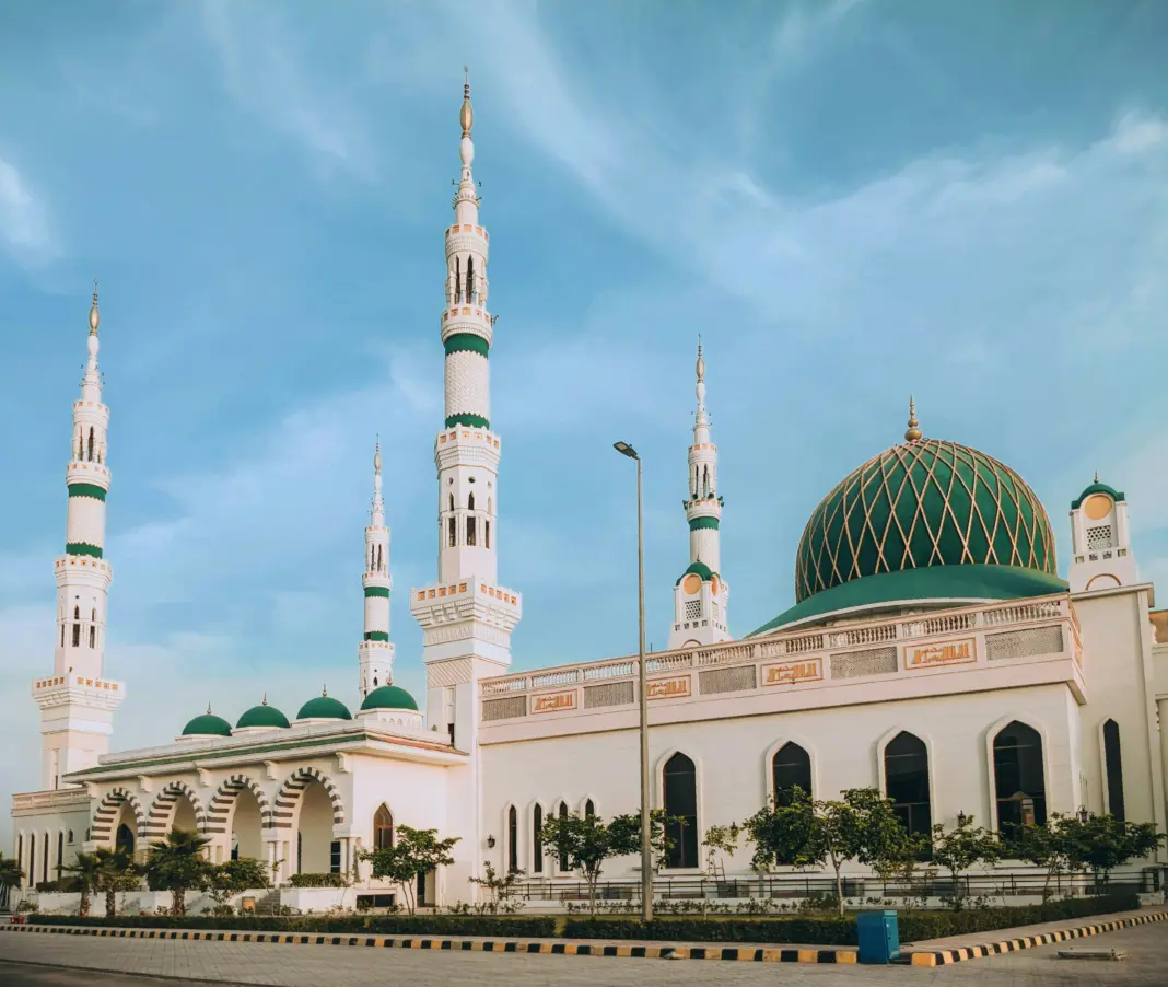 Entrada a la mezquita Sheikh Zayed de Abu Dabi: 5 dírhams si vives allí y 10 si eres turista entrada mezquita Sheikh Zayed