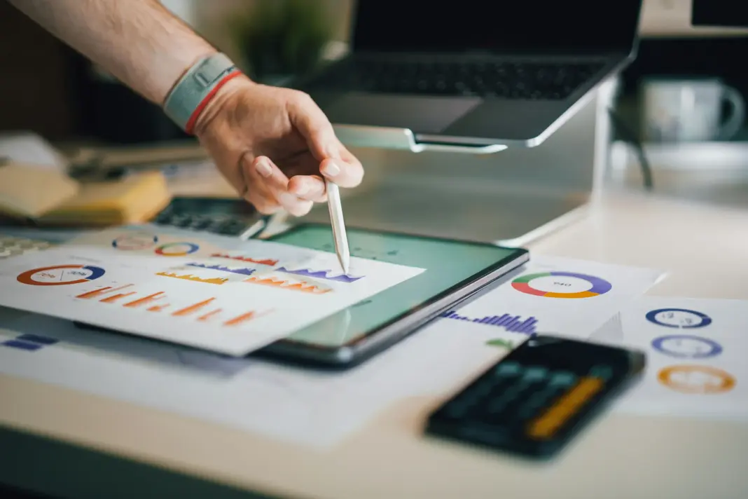 Trabajo a comisión en Dubái: sin salario base, sin contrato y sin visado ni gratuity buscar trabajo Dubái