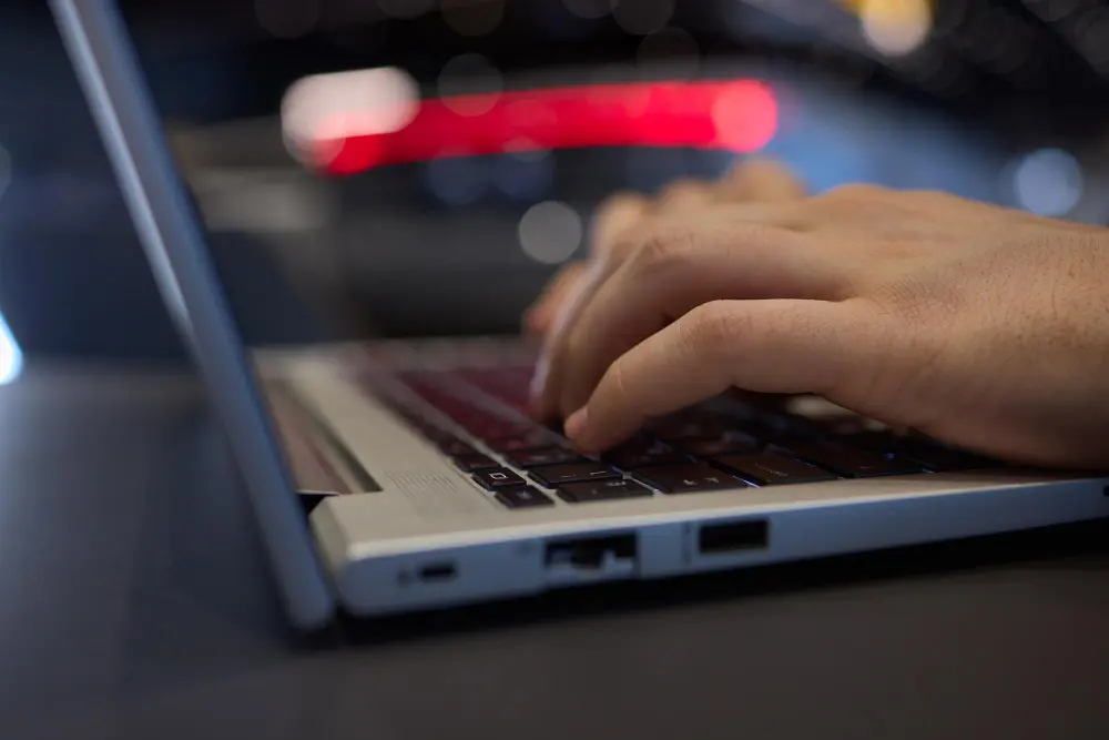 Alerta de seguridad digital: advierten a residentes sobre fraudes mediante duplicación de tarjetas de crédito en billeteras móviles Alerta de seguridad digital: advierten a residentes sobre fraudes mediante duplicación de tarjetas de crédito en billeteras móviles