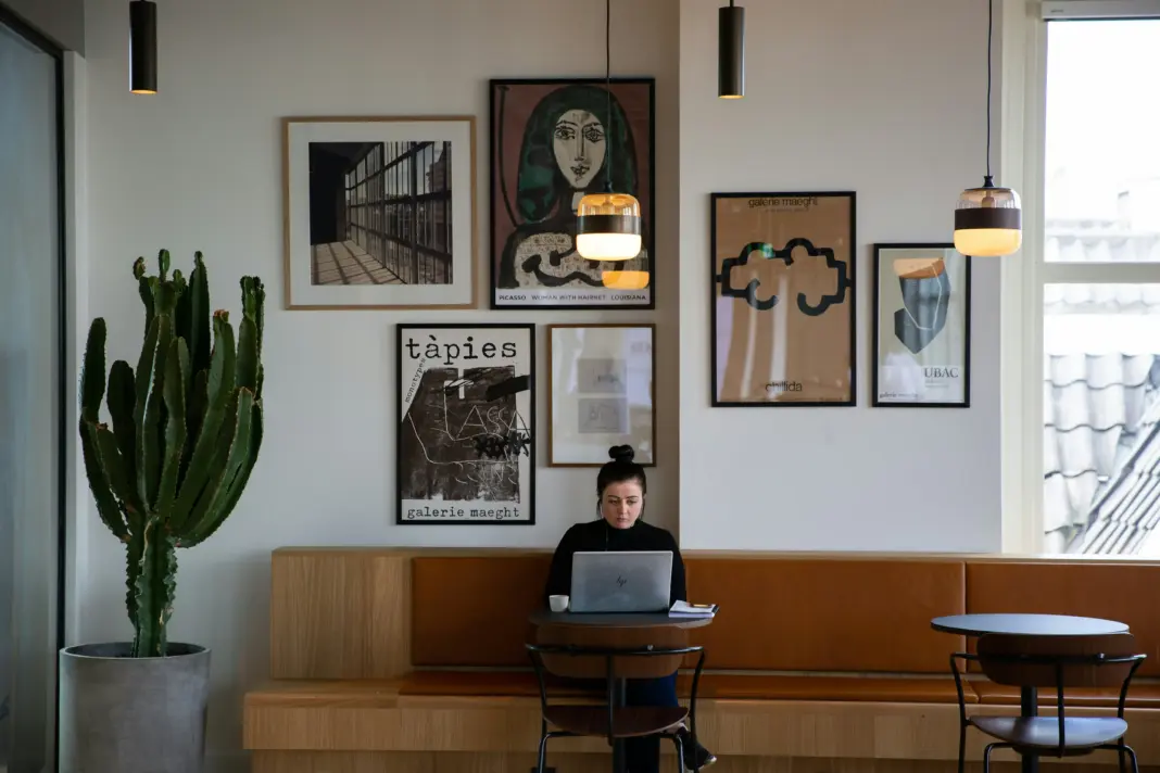 Freelance license Dubái: qué exige la licencia y cuánto pagan los encargos sueltos freelance license Dubái