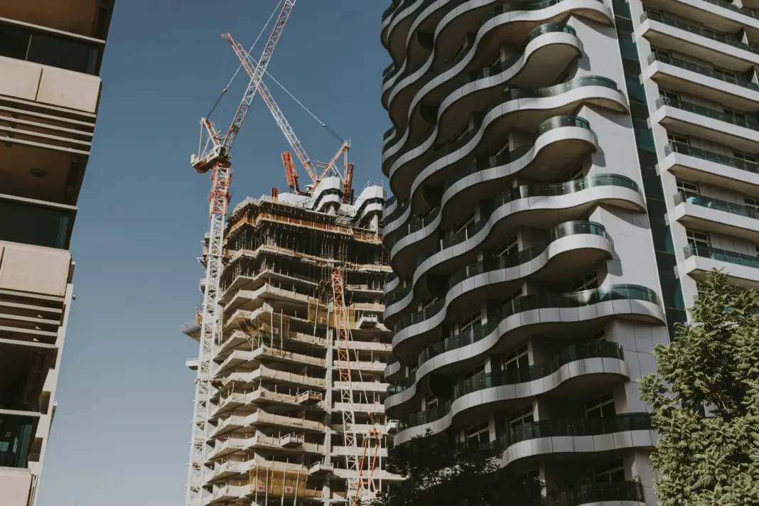 DAMAC recorta un 43,7% el consumo de agua y un 23% la electricidad en 49 torres de Dubái consumo agua electricidad Dubái