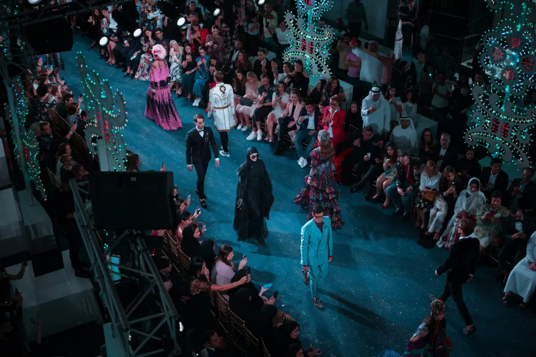 Dubai Fashion Week 2026: cinco días de pasarela en d3, de Ludovic de Saint Sernin a Tarun Tahiliani Dubai Fashion Week 2026