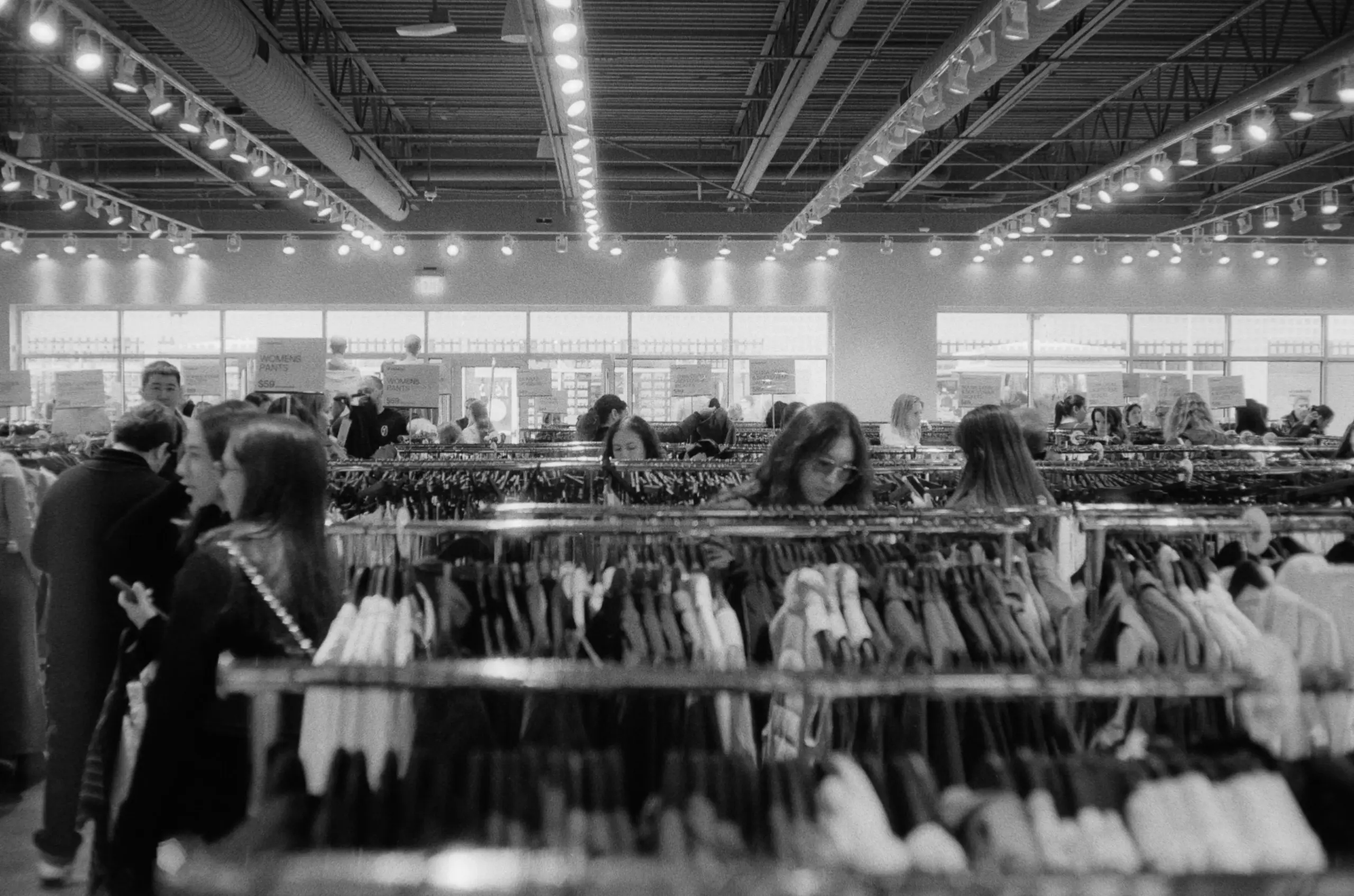 salario retail Dubái