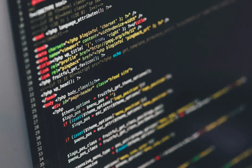 IA y empleo tecnología Dubái: qué pasa con el salario de programadores y diseñadores salario programador Dubái