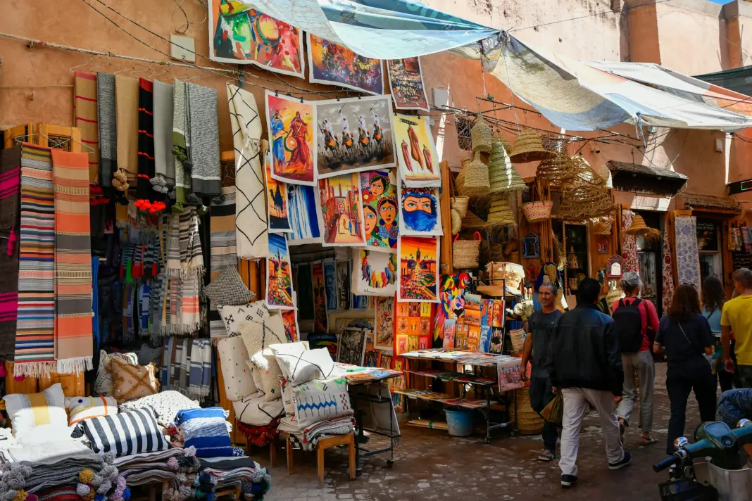 Filantropía en Emiratos: las alfombras tejidas a mano que sostienen escuelas y sanidad filantropía en Emiratos