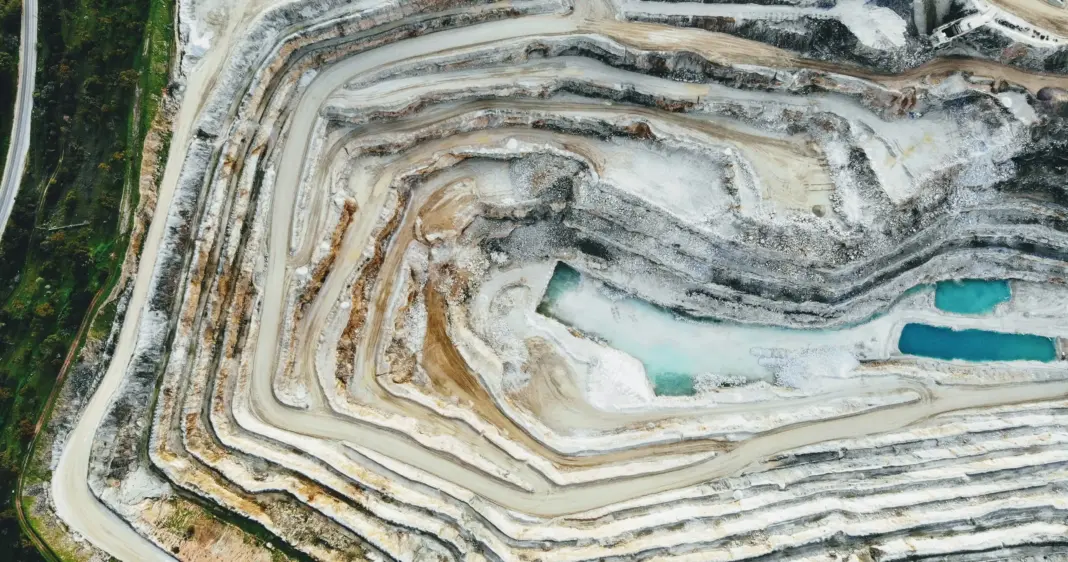 IHC de Abu Dabi presenta una oferta por la minera irlandesa Kenmare Resources: qué implica IHC Kenmare Resources