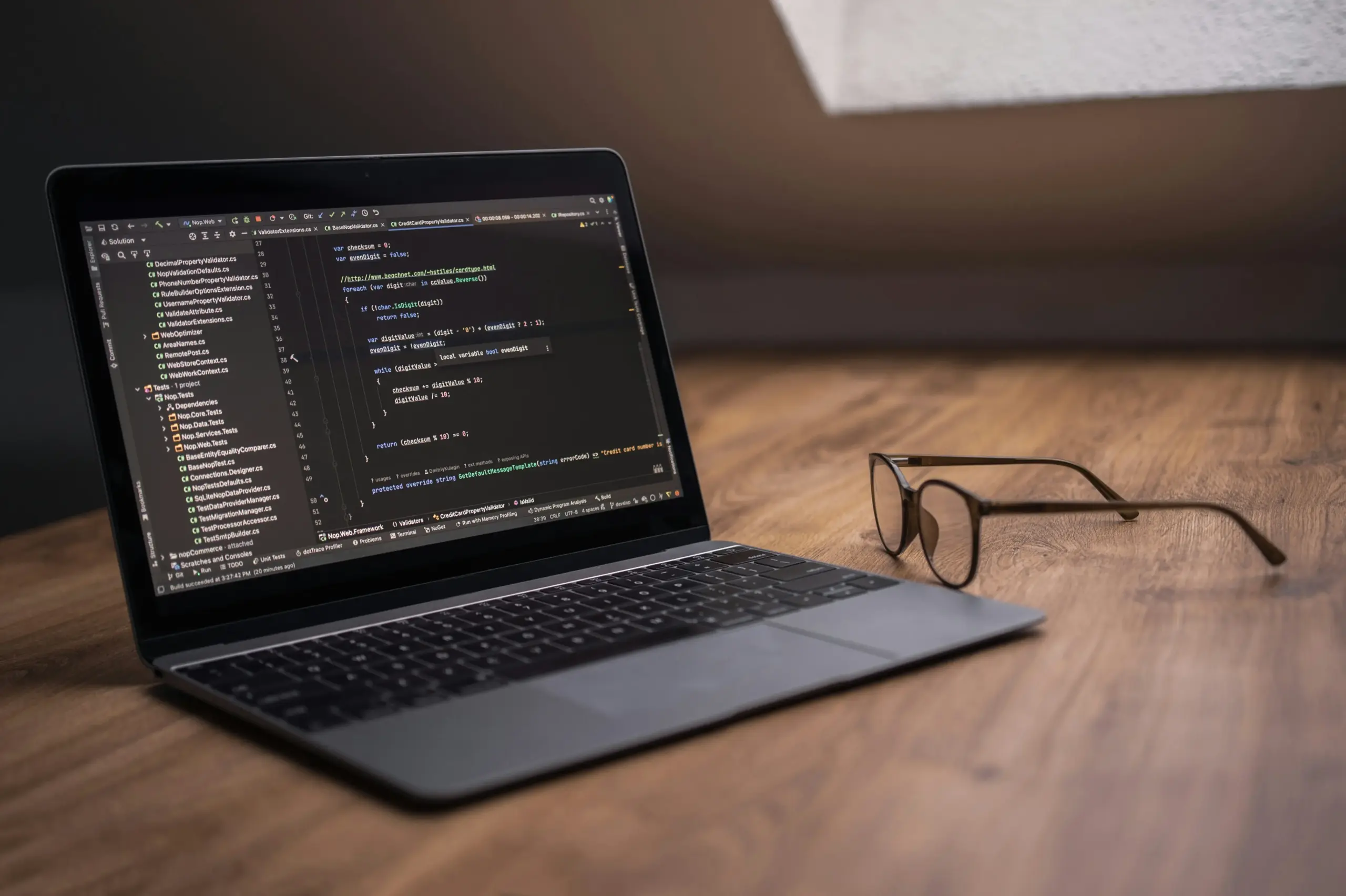 empleo tecnología Emiratos