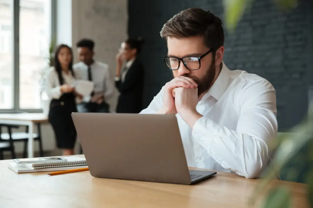 Qué ocurre realmente cuando te despiden en Dubái: indemnización, visado y tiempo para encontrar trabajo Qué ocurre realmente cuando te despiden en Dubái: indemnización, visado y tiempo para encontrar trabajo