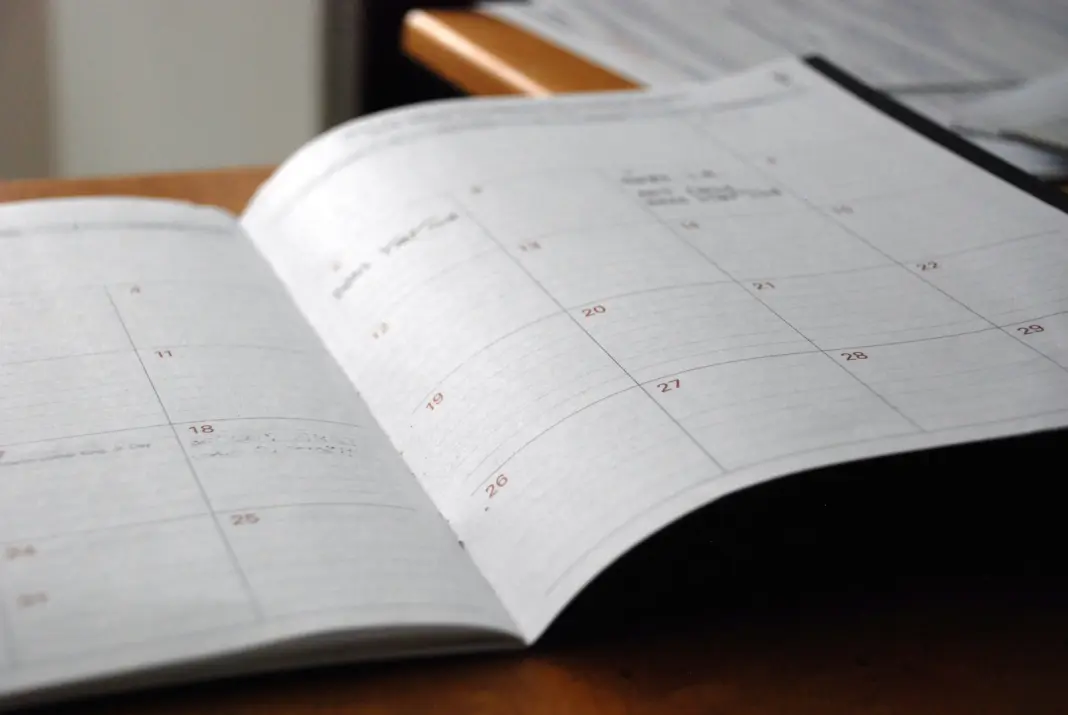 30 días de vacaciones en Emiratos: las fechas las fija el empleador y lo no disfrutado se paga calendario laboral 2027